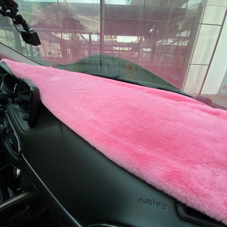 Yumuşak Tüylü Oto Torpido Bagaj Üstü Örtü Peluş Halı Şeker Pembe 130x40cm Yumuşak Tüylü Oto Torpido Bagaj Üstü Örtü Peluş Halı Şeker Pembe 130x40cm