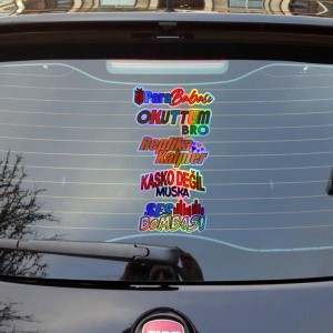 Para Babası Okuttunmu Bro Replika Kalpler Kasko Değil Muska Yazılı Hologram Efektli Arka Cam Stickeri 30x20cm