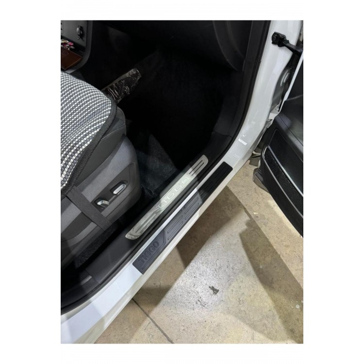 Chery Tiggo 8 Pro Plasik Yapışkanlı Araba Kapı Eşiği 4'lü Siyah