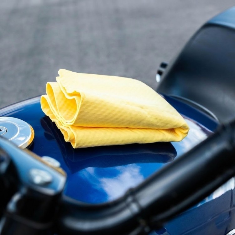 Sentetik Güderi Bez Oto Kurulama Bezi Havlu Kutulu Büyük 43x32cm Sentetik Güderi Bez Oto Kurulama Bezi Havlu Kutulu Büyük 43x32cm